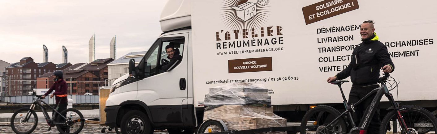 Équipe de L'Atelier Remumenage en livraison